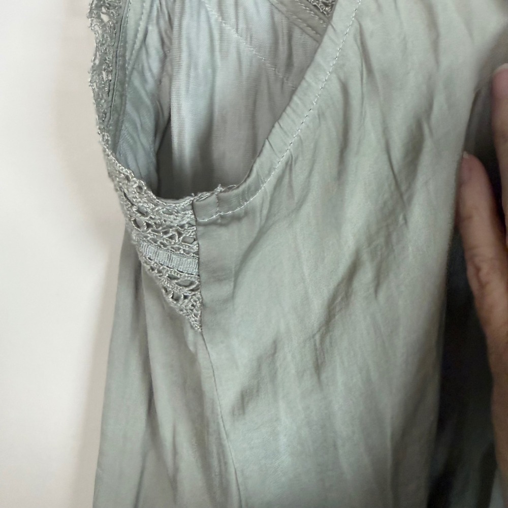 Hollister Sage Green Lace Trim Camisole Tank Top Small - Picture 9 of 12